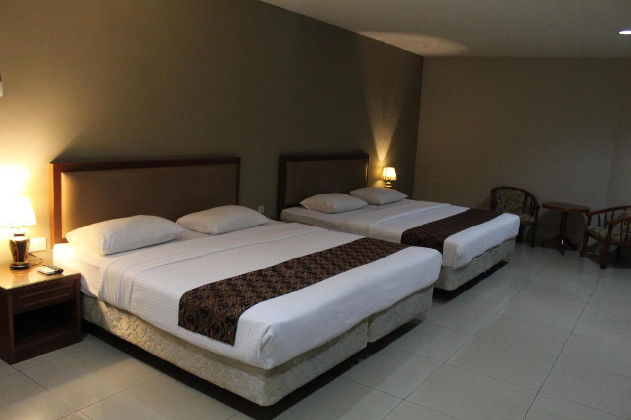 Hotel Palm Inn Butterworth Extérieur photo