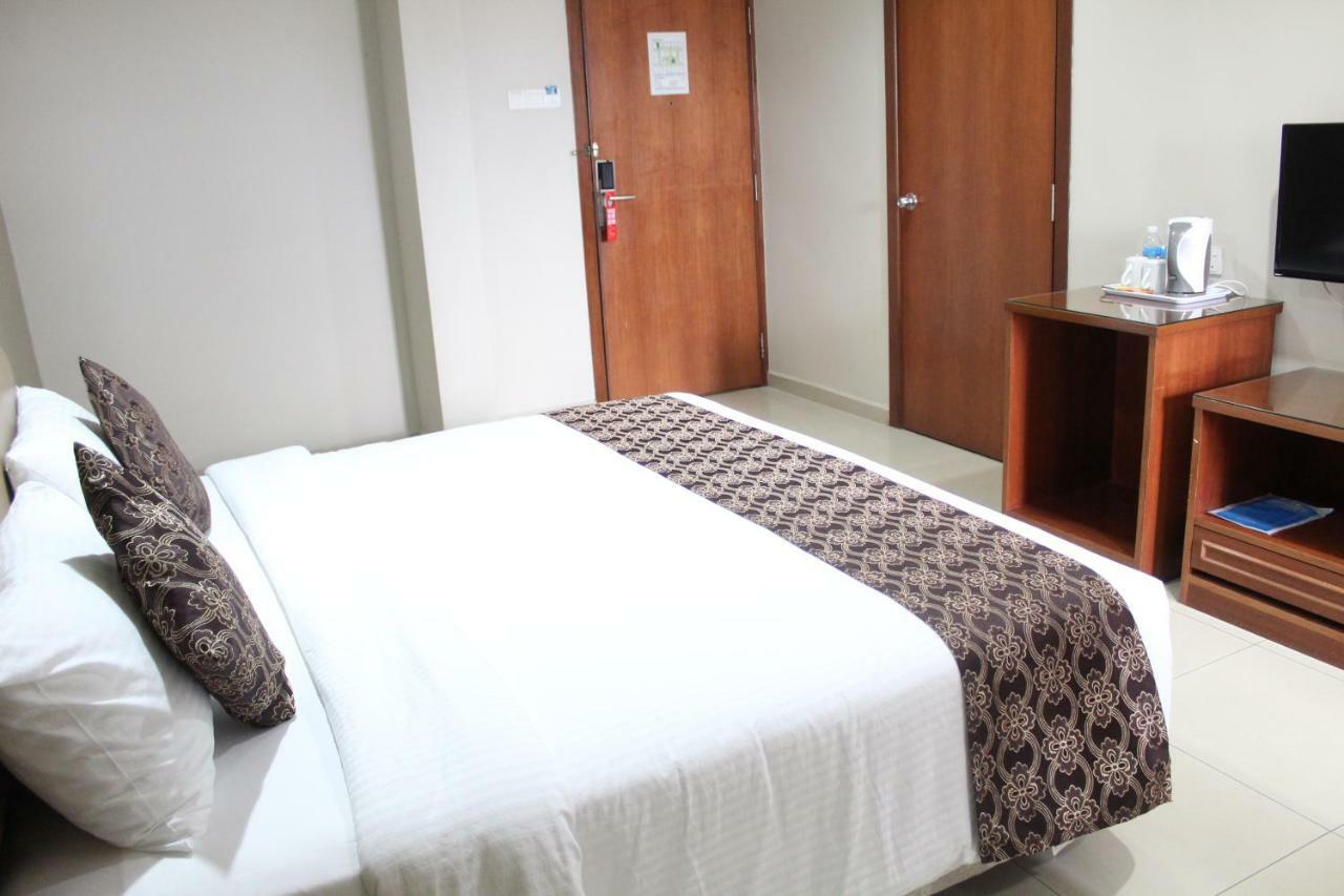 Hotel Palm Inn Butterworth Extérieur photo