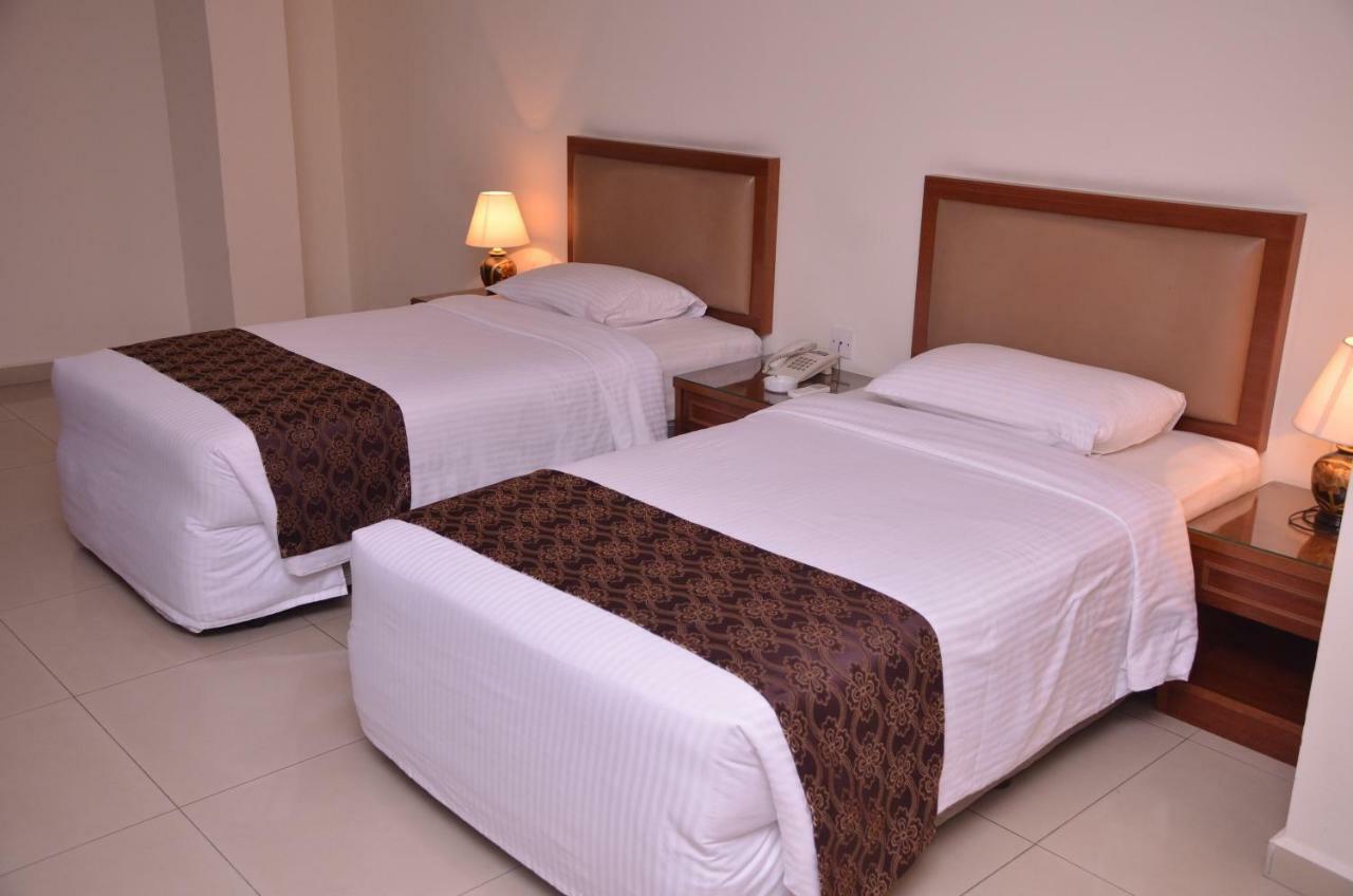 Hotel Palm Inn Butterworth Extérieur photo