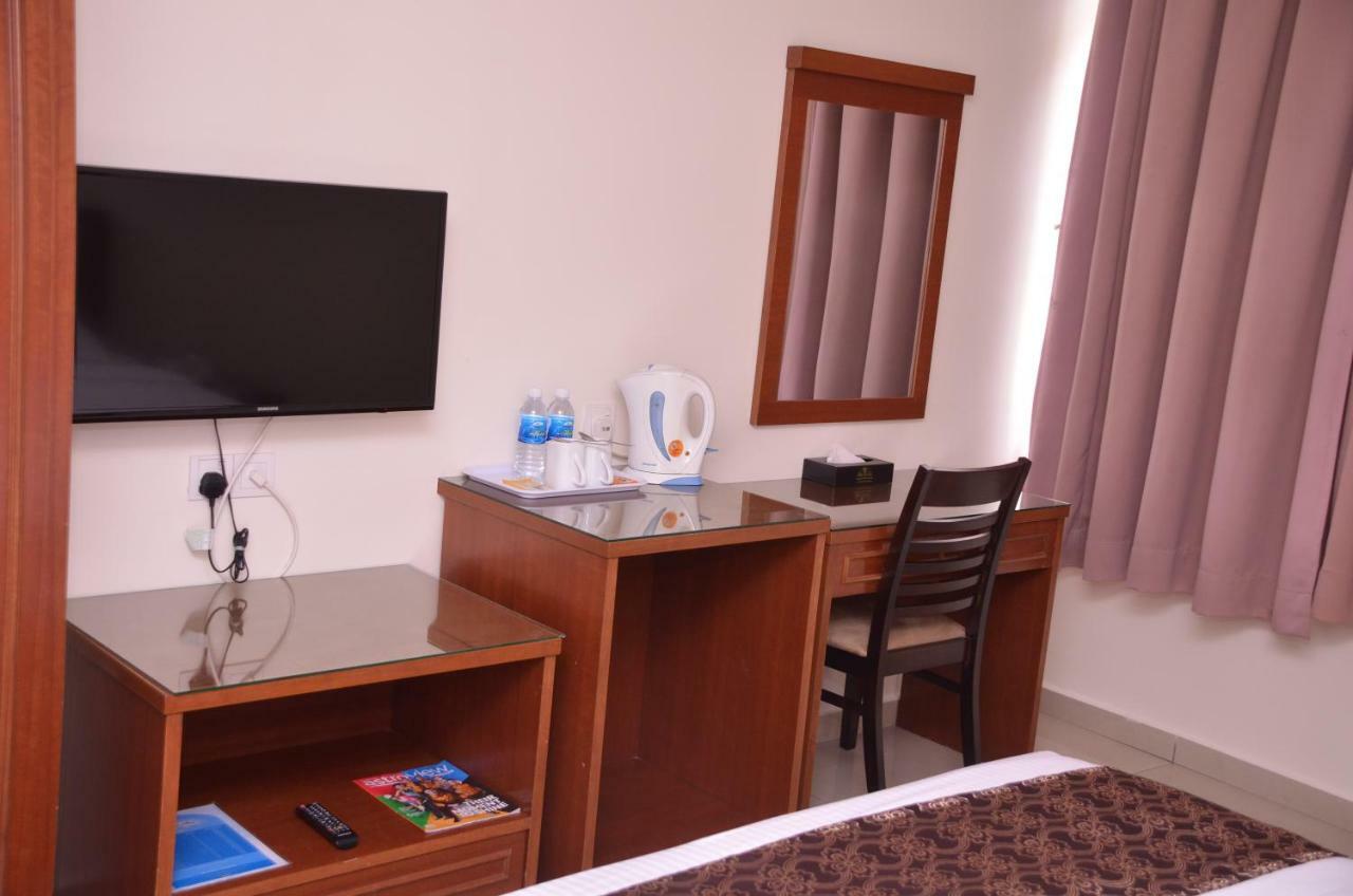 Hotel Palm Inn Butterworth Extérieur photo