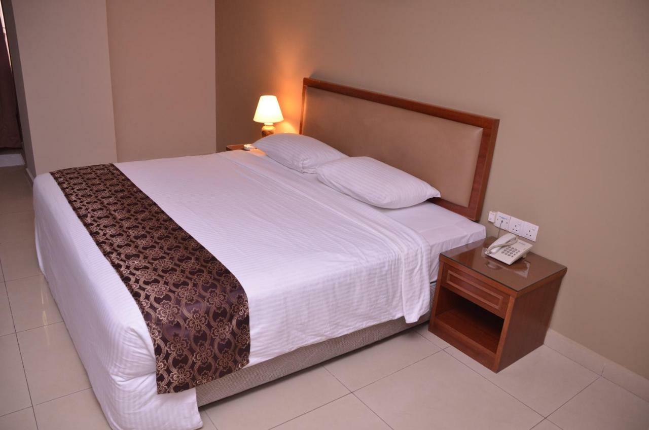 Hotel Palm Inn Butterworth Extérieur photo