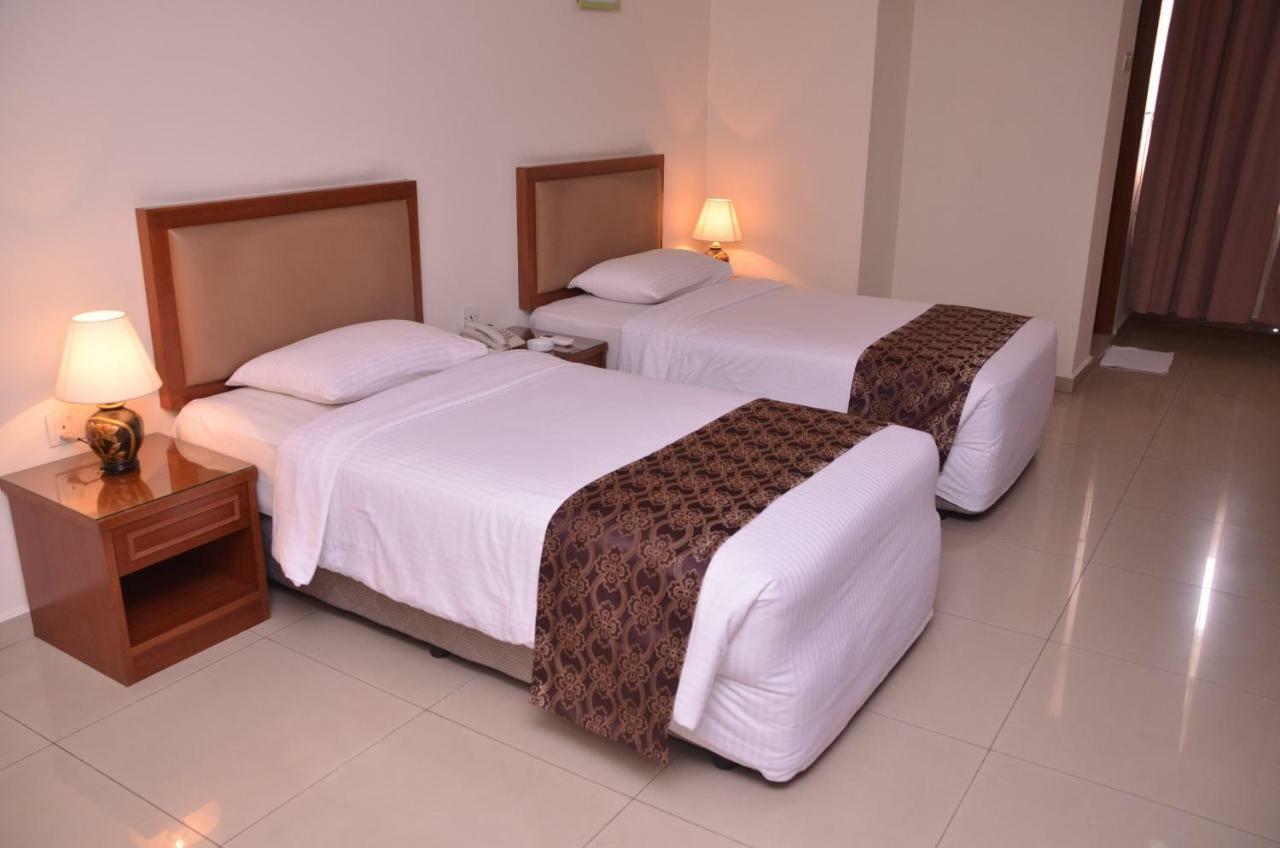 Hotel Palm Inn Butterworth Extérieur photo